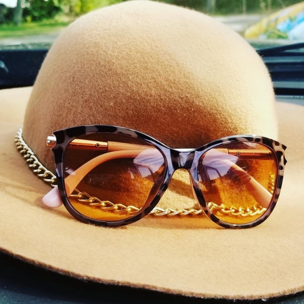 Meet your Posher, Elizabeth